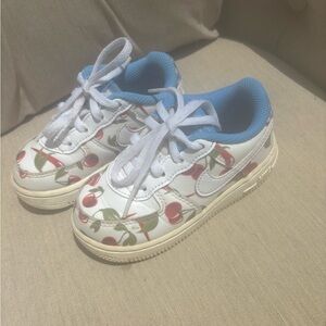 ❤️‍🔥🍒 Kids Cherry Picnic Print Sneakers